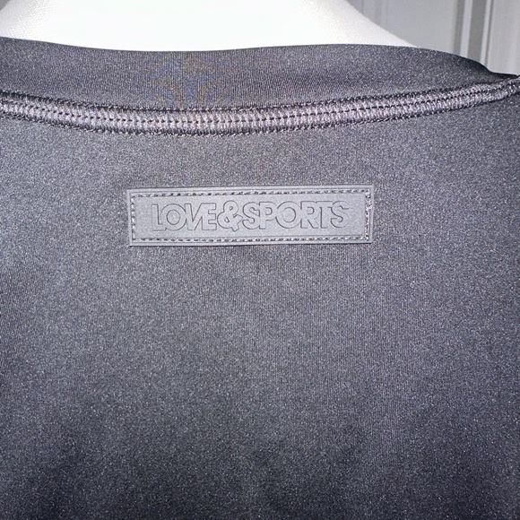 Love & Sports cropped long sleeves activewear top - Picture 5 of 8